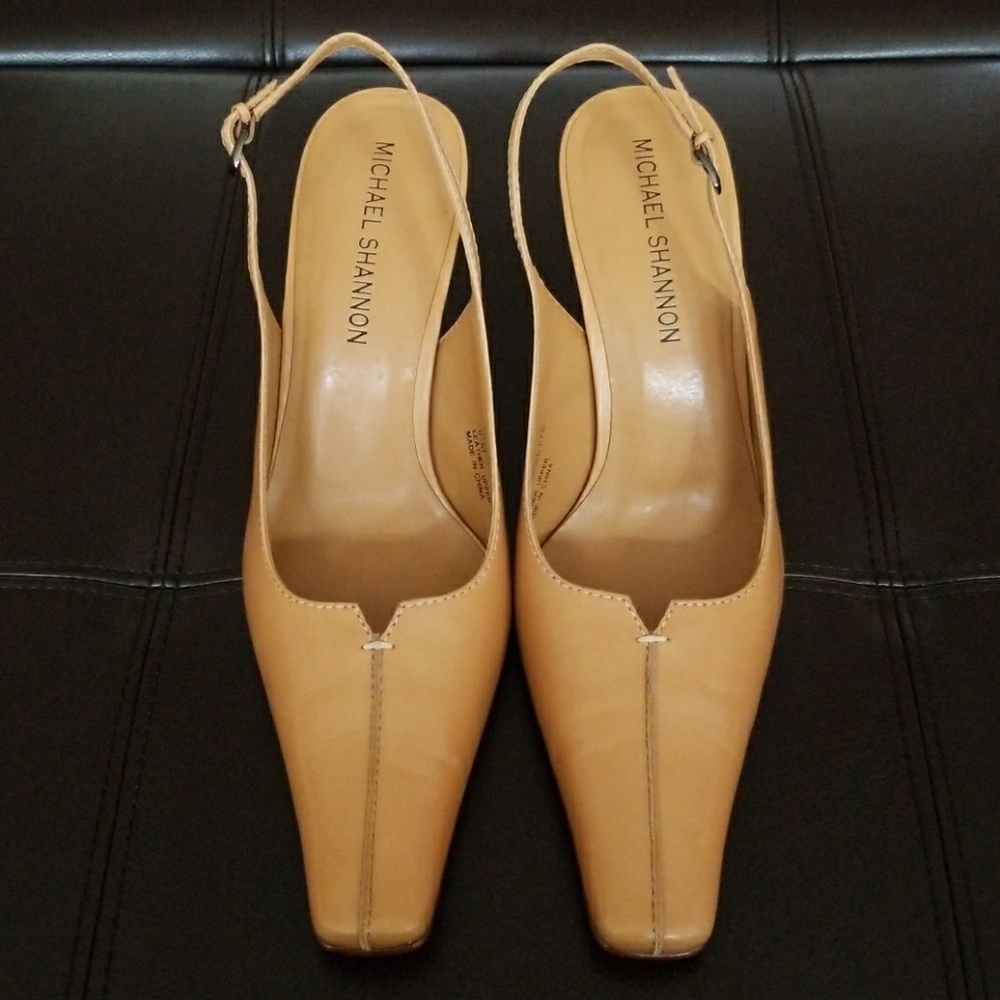 Slingback pumps - Like New!